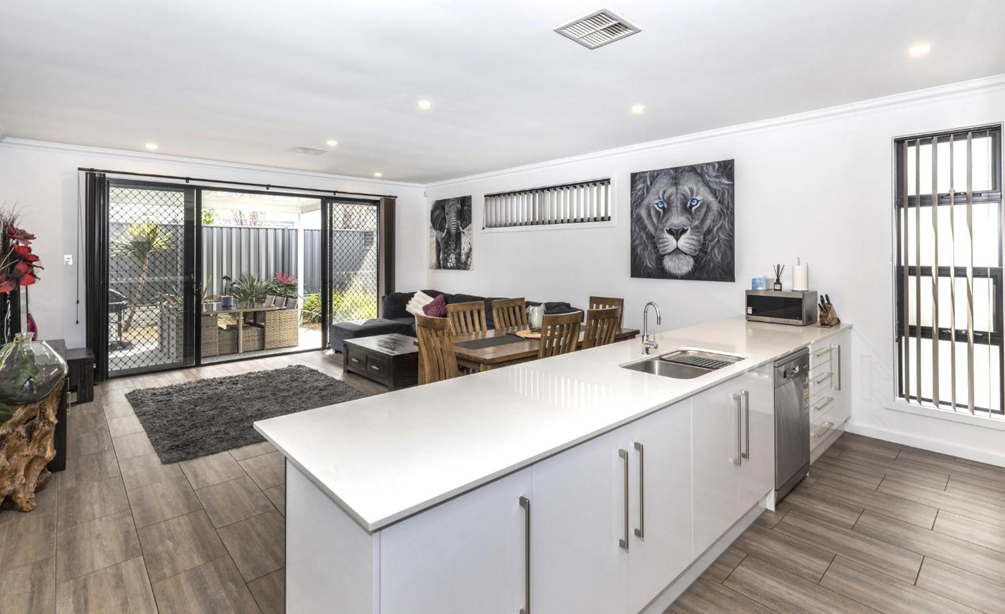 Luxury Home In Christies Beach With King Bed, Nbn, Netflix, 3Bed 2Bath Eksteriør billede