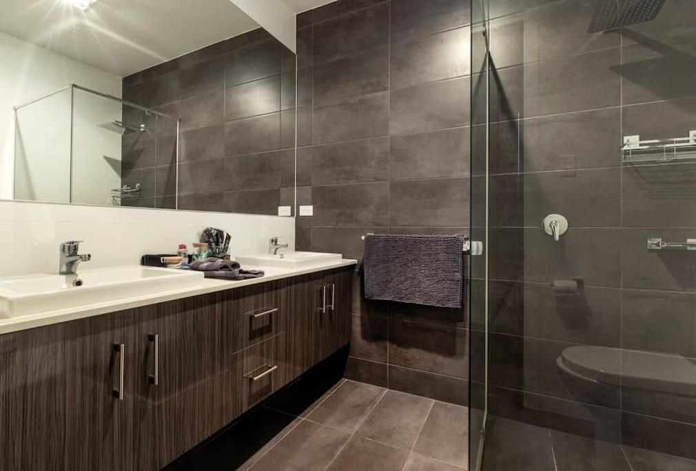 Luxury Home In Christies Beach With King Bed, Nbn, Netflix, 3Bed 2Bath Eksteriør billede