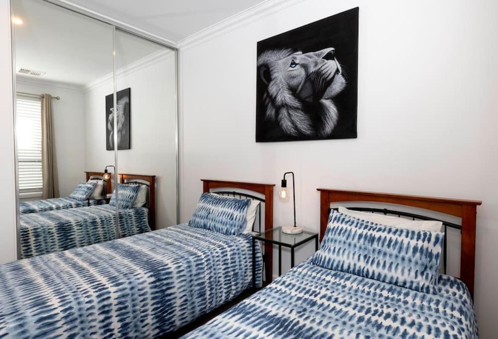 Luxury Home In Christies Beach With King Bed, Nbn, Netflix, 3Bed 2Bath Eksteriør billede