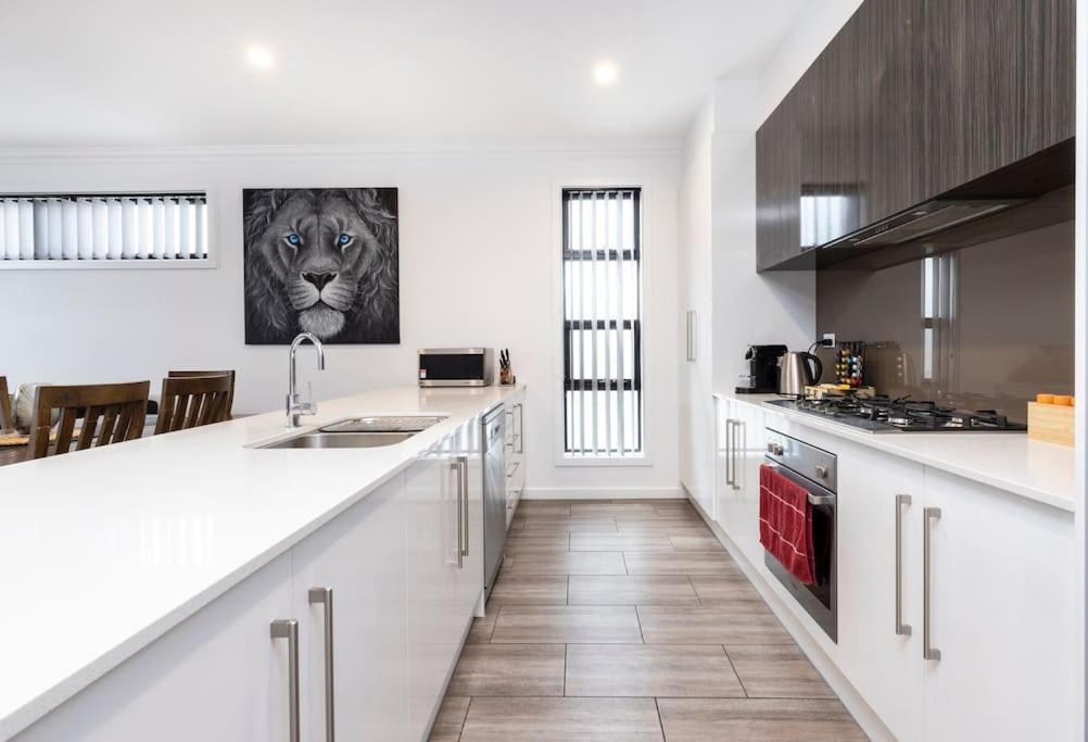 Luxury Home In Christies Beach With King Bed, Nbn, Netflix, 3Bed 2Bath Eksteriør billede