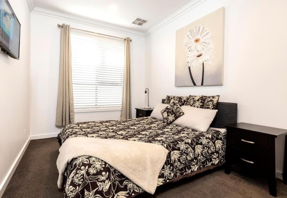 Luxury Home In Christies Beach With King Bed, Nbn, Netflix, 3Bed 2Bath Eksteriør billede