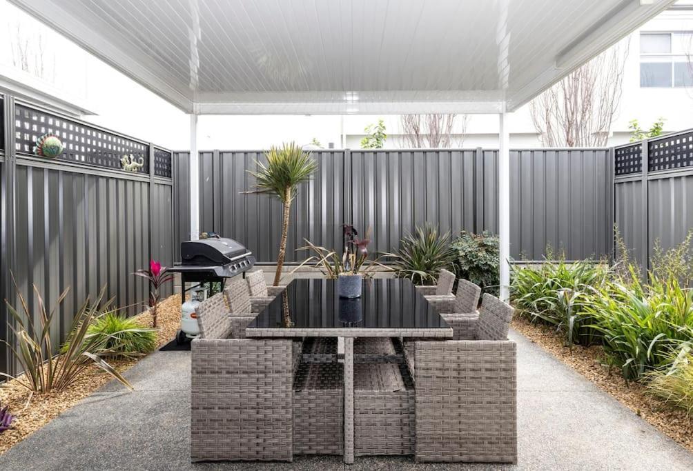 Luxury Home In Christies Beach With King Bed, Nbn, Netflix, 3Bed 2Bath Eksteriør billede
